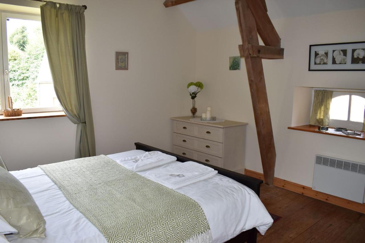 Gites In Le Neufbourg -Mortain Buitenkant foto