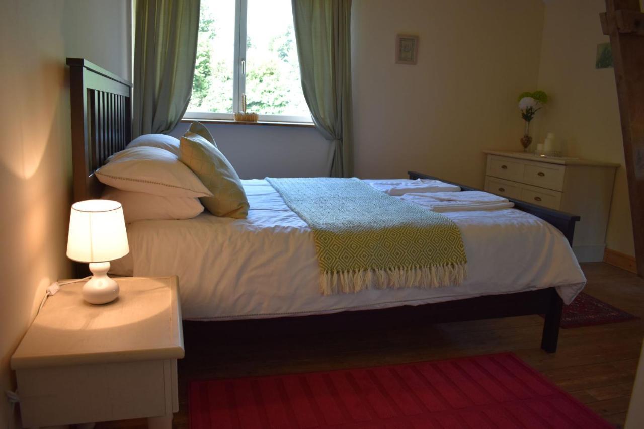 Gites In Le Neufbourg -Mortain Buitenkant foto