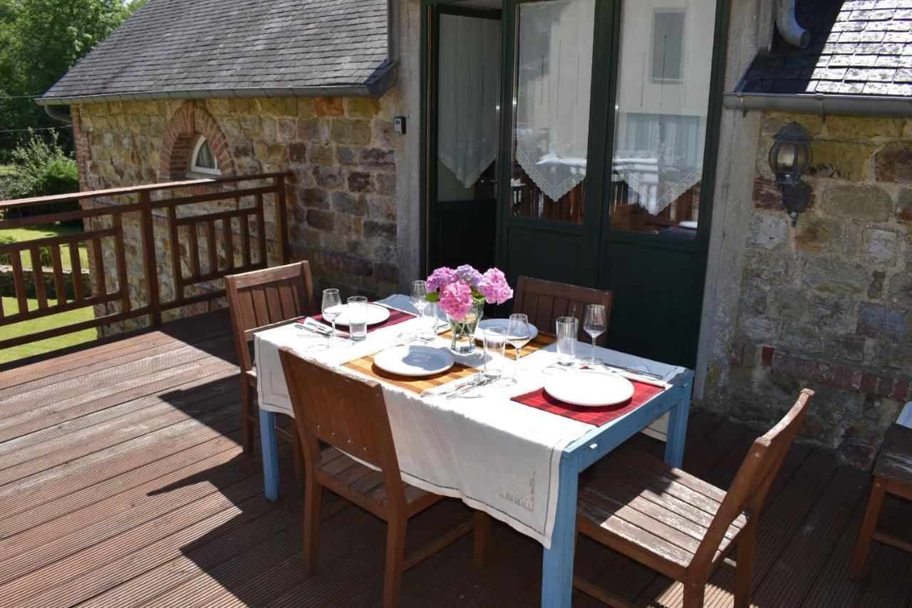 Gites In Le Neufbourg -Mortain Buitenkant foto