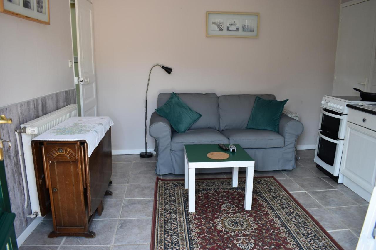 Gites In Le Neufbourg -Mortain Buitenkant foto