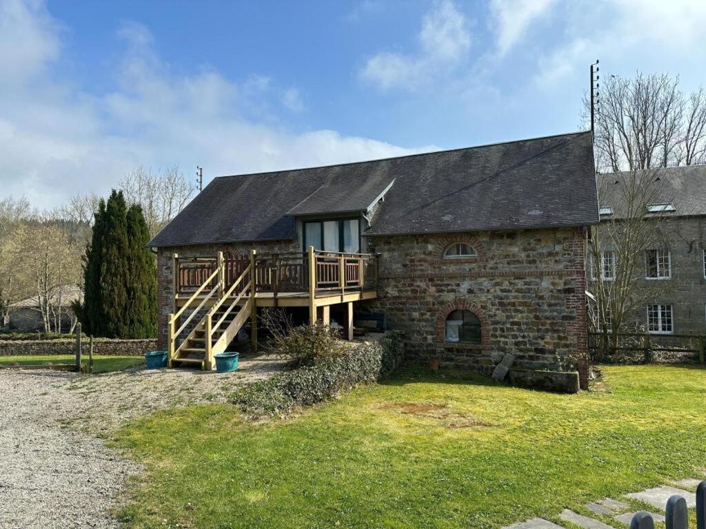 Gites In Le Neufbourg -Mortain Buitenkant foto